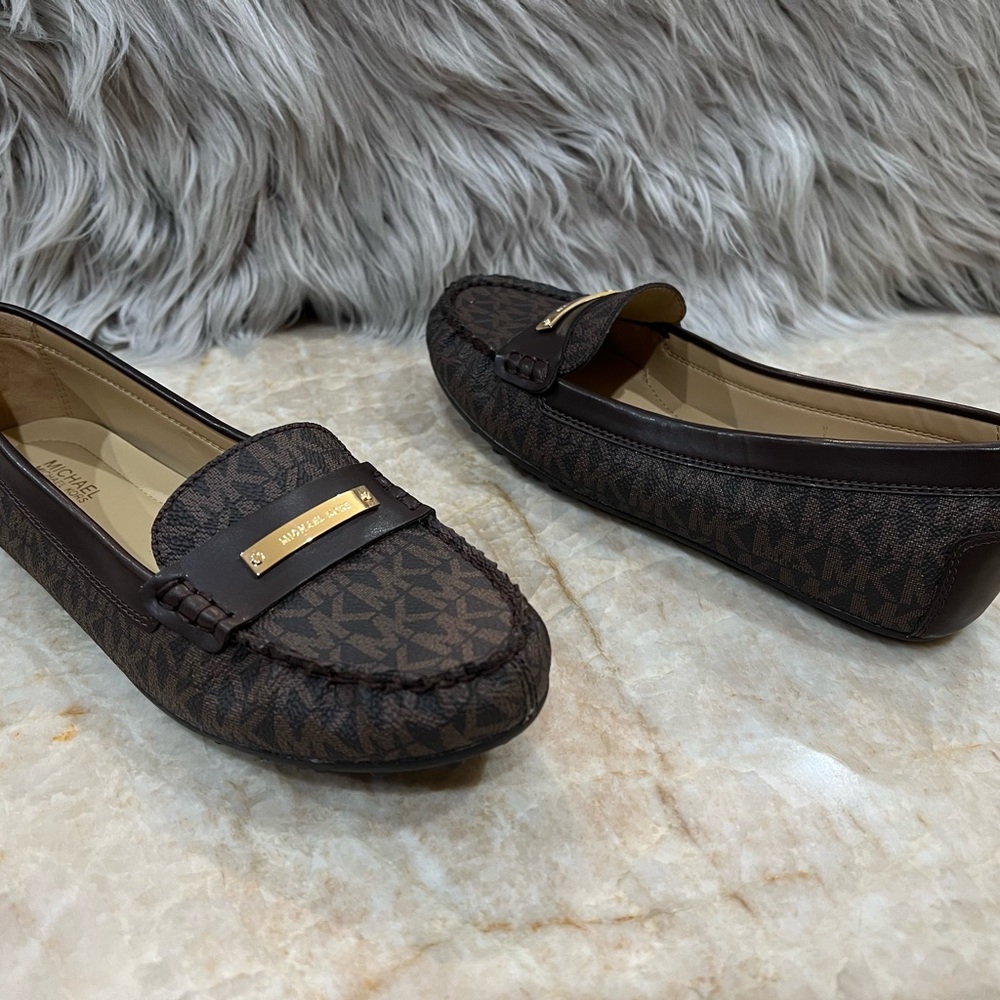 Michael Kors Everett Loafers - Women - Picture 3 of 16